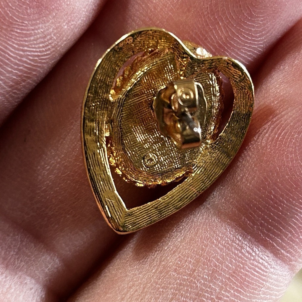 Vintage Gold Pegasus Heart Earrings Mythical Winged Horse Studs rope-style - Picture 5 of 5